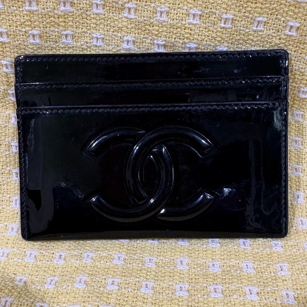 SOLD ! Chanel card holder